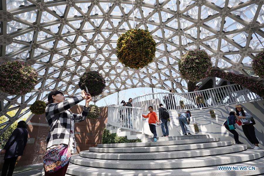 Plus de 300.000 visiteurs  l'exposition horticole de Beijing durant les vacances de la fte du Travail